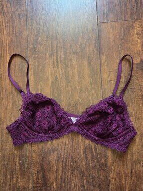 NWOT Victoria's Secret Burgundy Bralette in size small